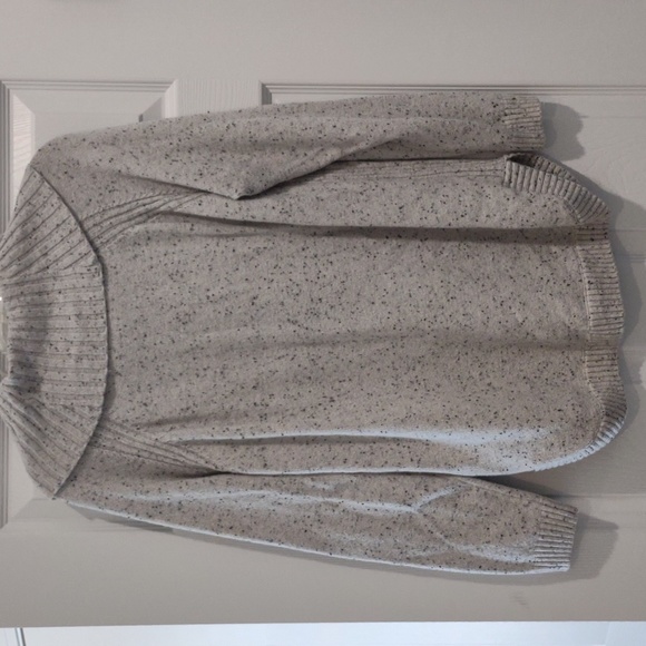 Women's Size Large Sweater Bundle - Picture 7 of 9